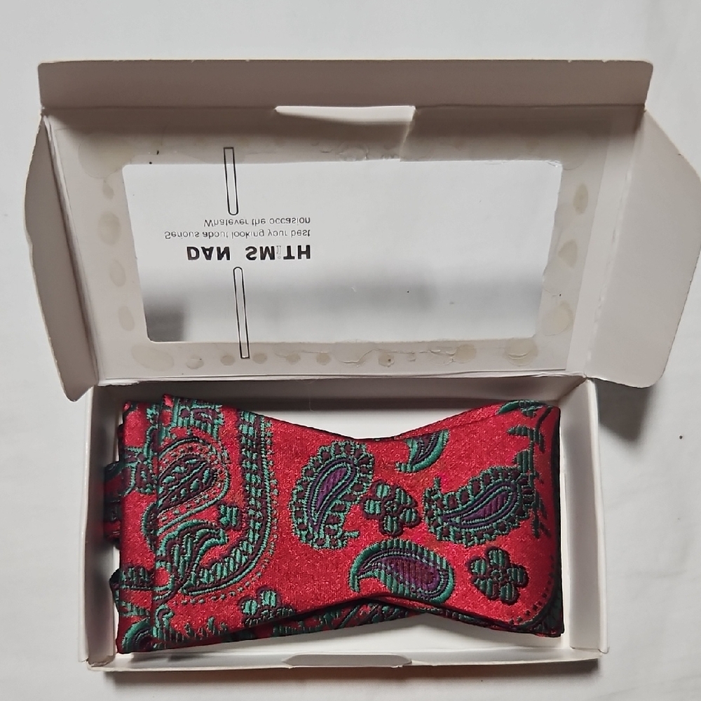 NEW Dan Smith Bow Tie in Gift Box Red Green Purple Paisley Handmade